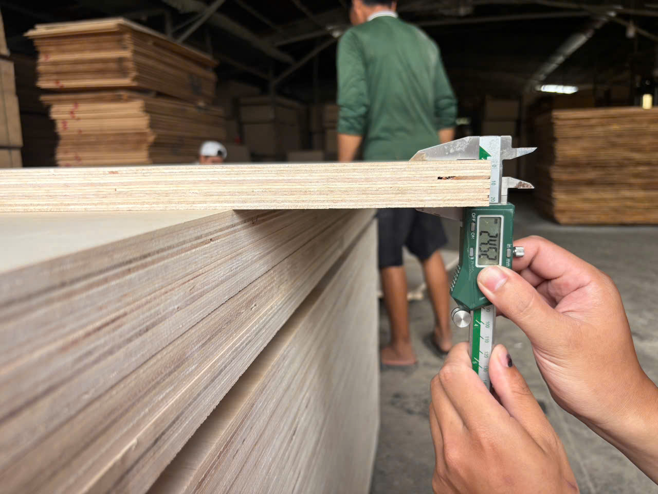 Ván ép lõi cao su – Rubberwood Core Plywood with Pine / Okoume / Eucalyptus Face - Ảnh 6